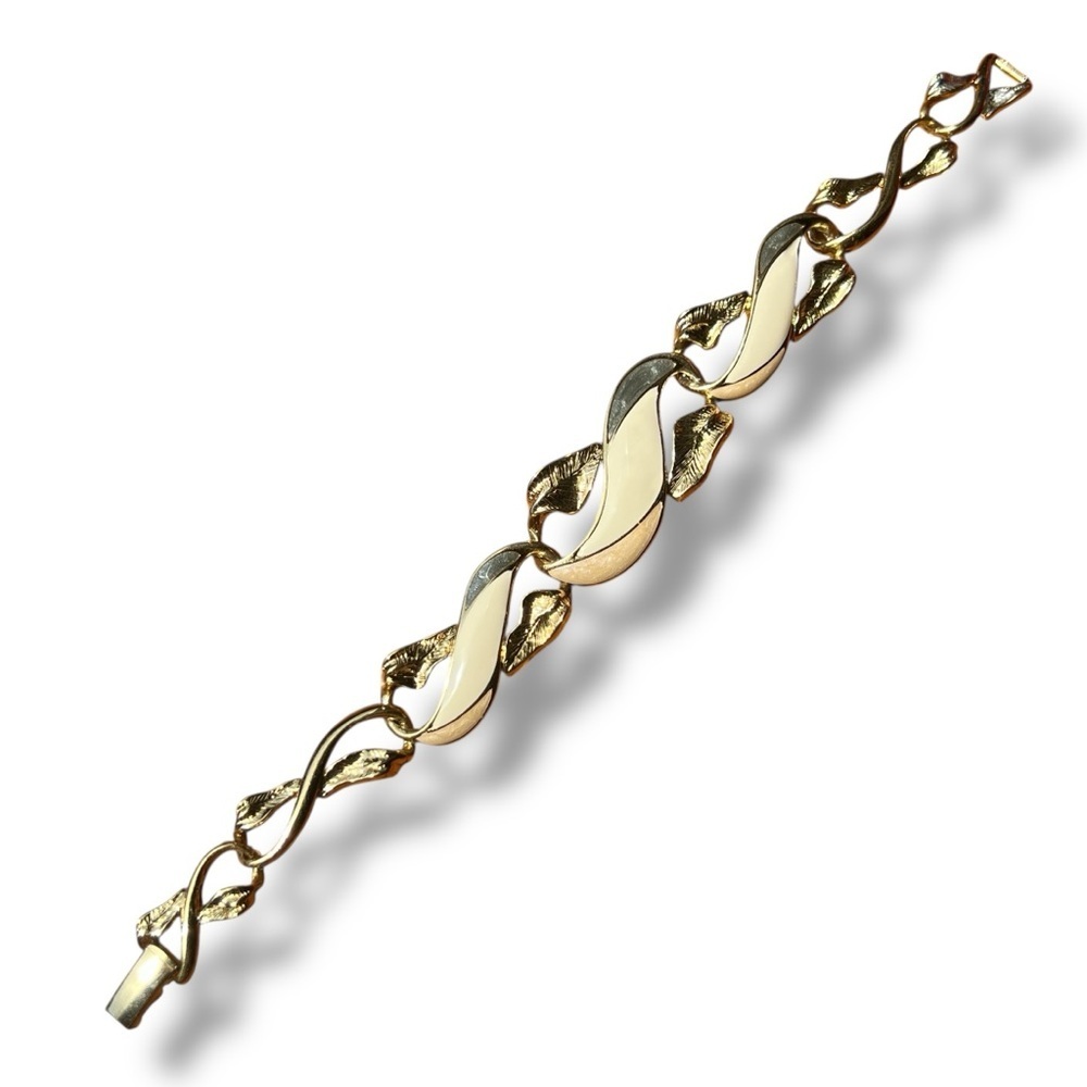 Vintage Trifari Gold and Enamel Link Bracelet 80s 90s